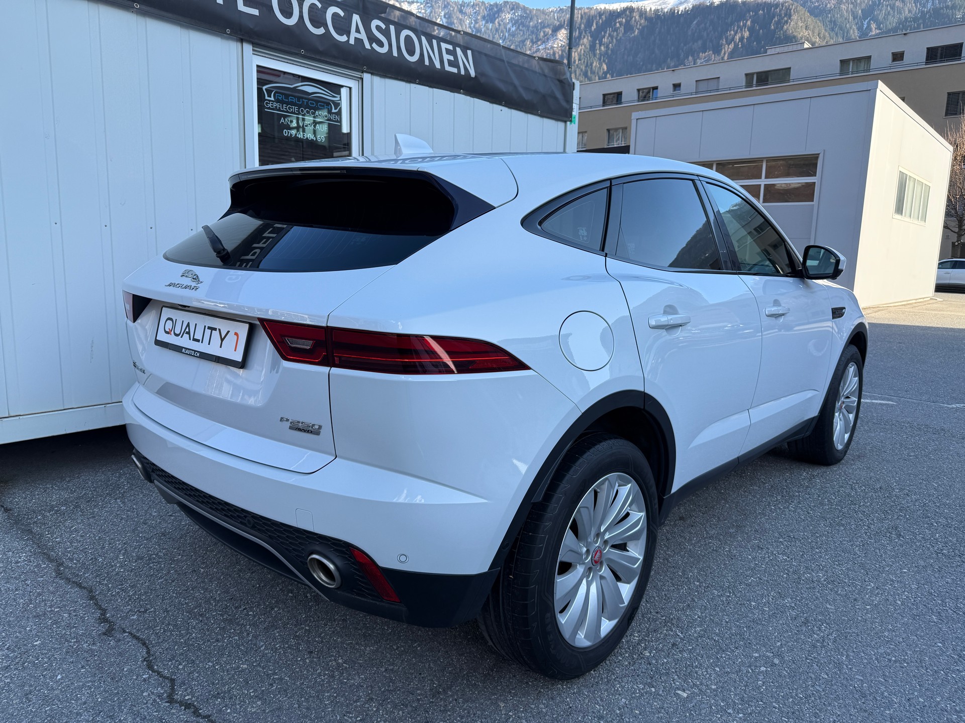 JAGUAR E-Pace 2.0 P250 S AWD Automatik *4x4* AUTOMAT* KLIMA*-image-3