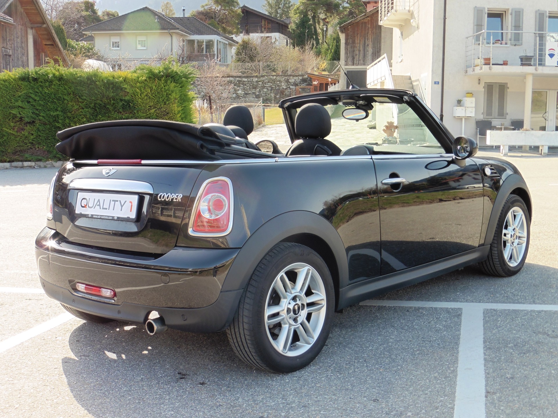 MINI Cooper Cabriolet-image-6