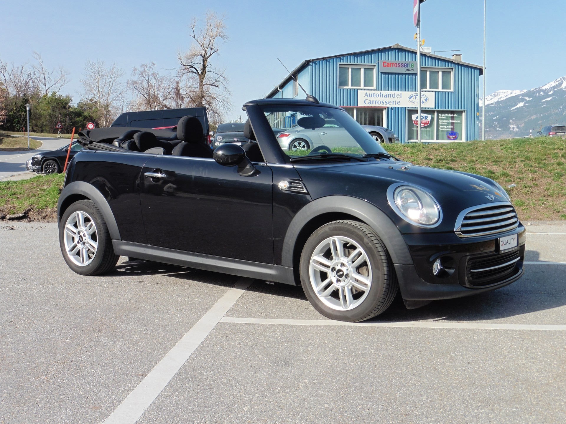 MINI Cooper Cabriolet-image-1