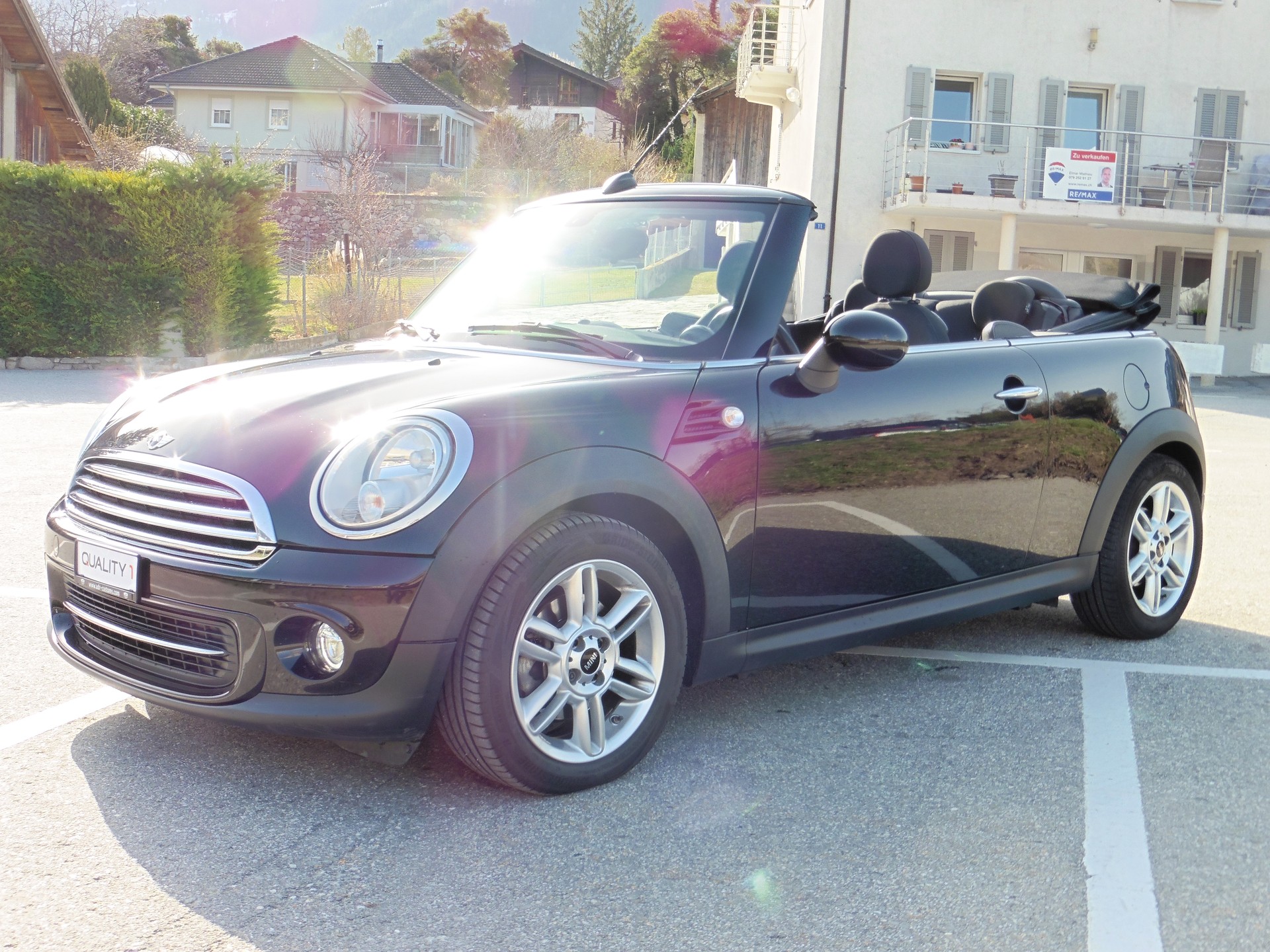 MINI Cooper Cabriolet-image-2