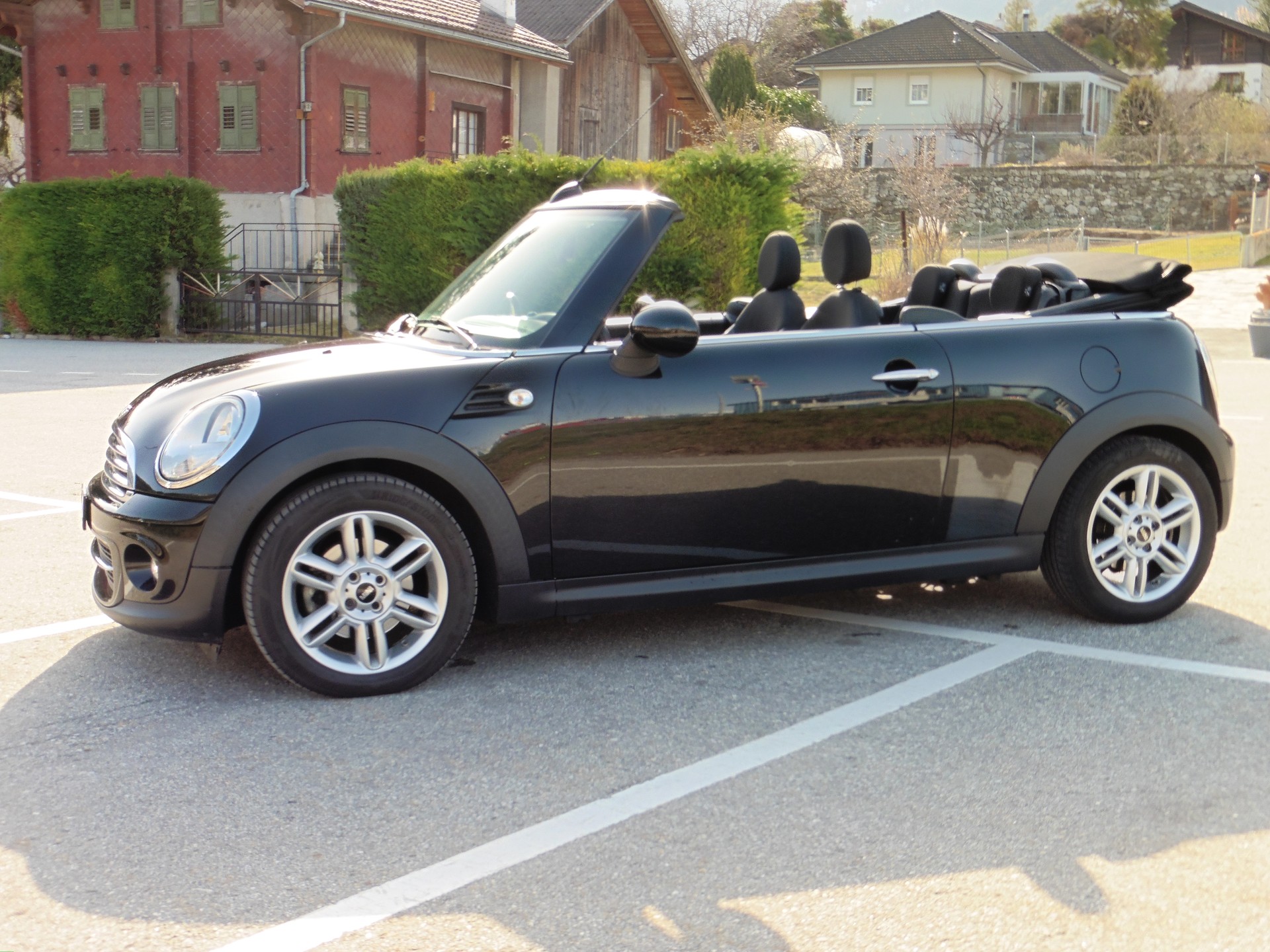 MINI Cooper Cabriolet-image-3