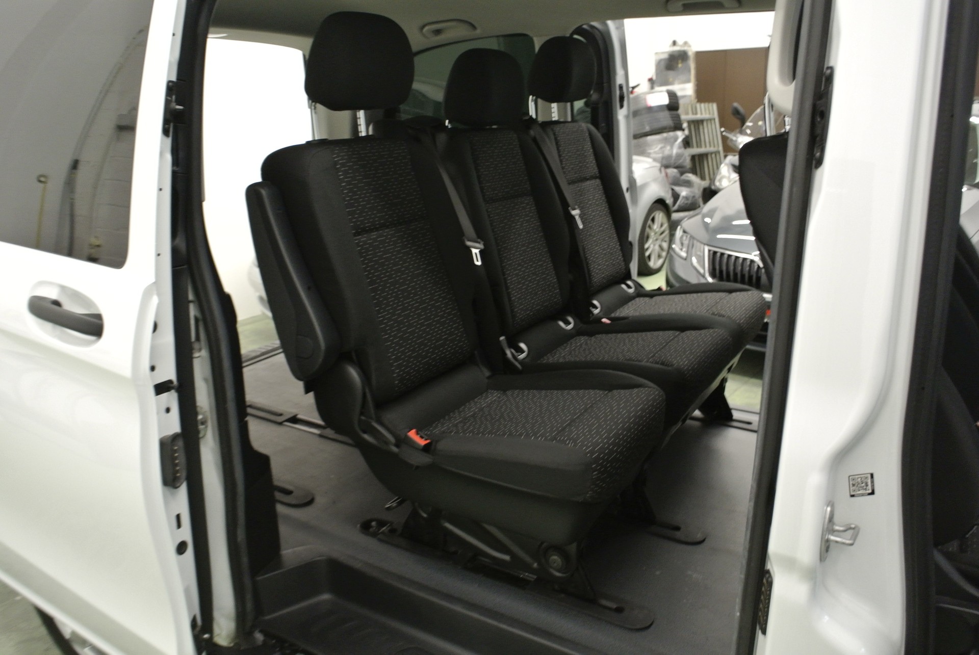 MERCEDES-BENZ Vito 116 CDI Pro Tourer 4Matic 9G-Tronic-image-18