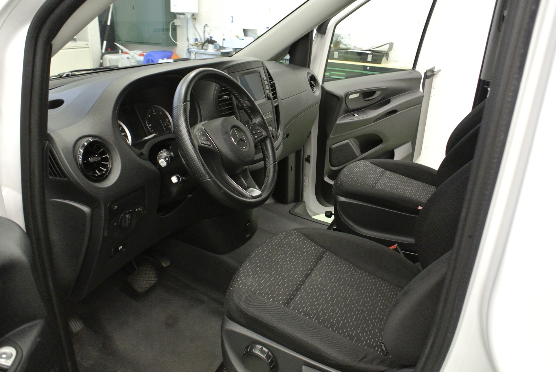 MERCEDES-BENZ Vito 116 CDI Pro Tourer 4Matic 9G-Tronic-image-12