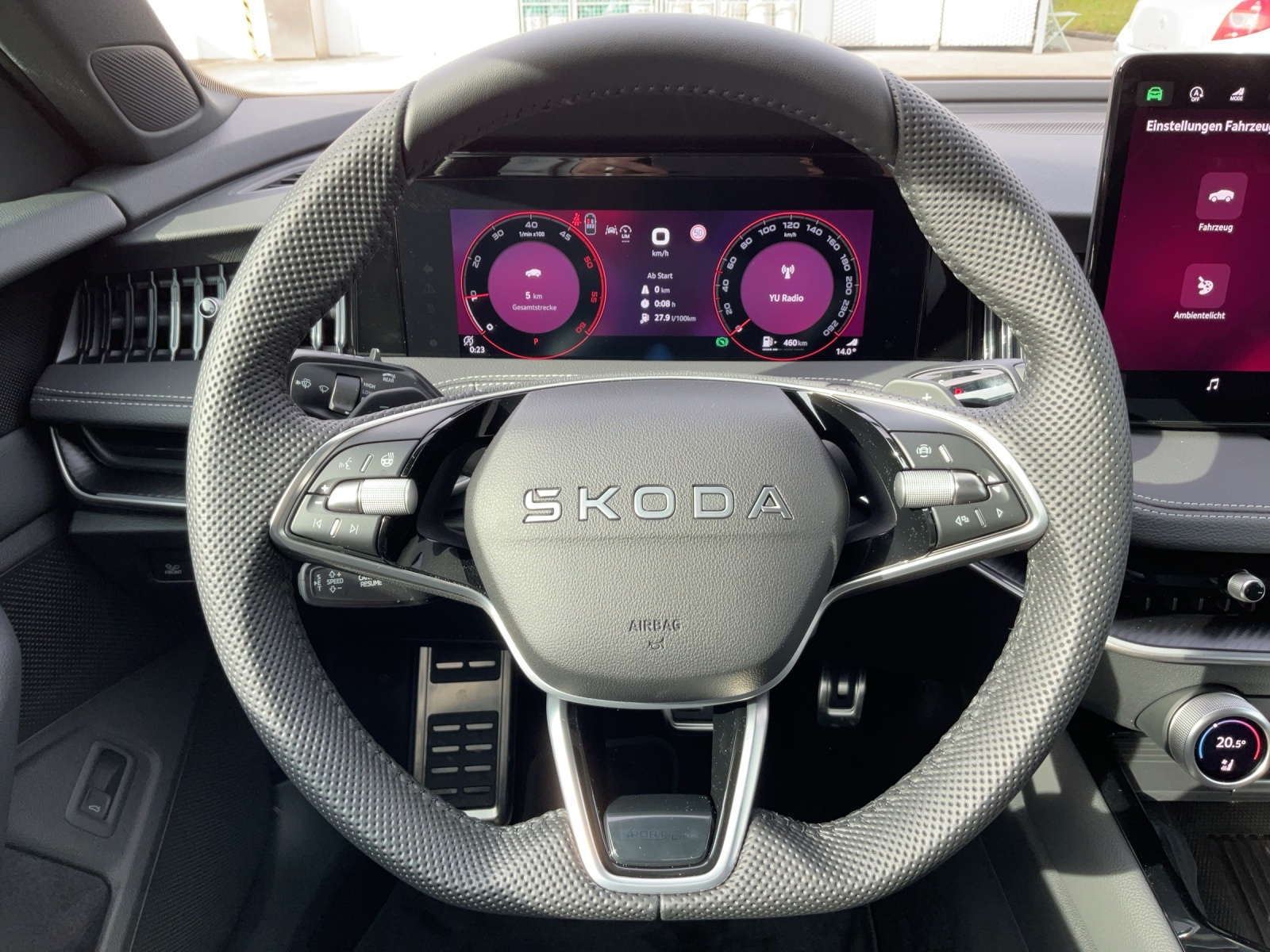 SKODA Sitzbelüftung und Massagefunktion | Head up | Area View | AHK |-image-6