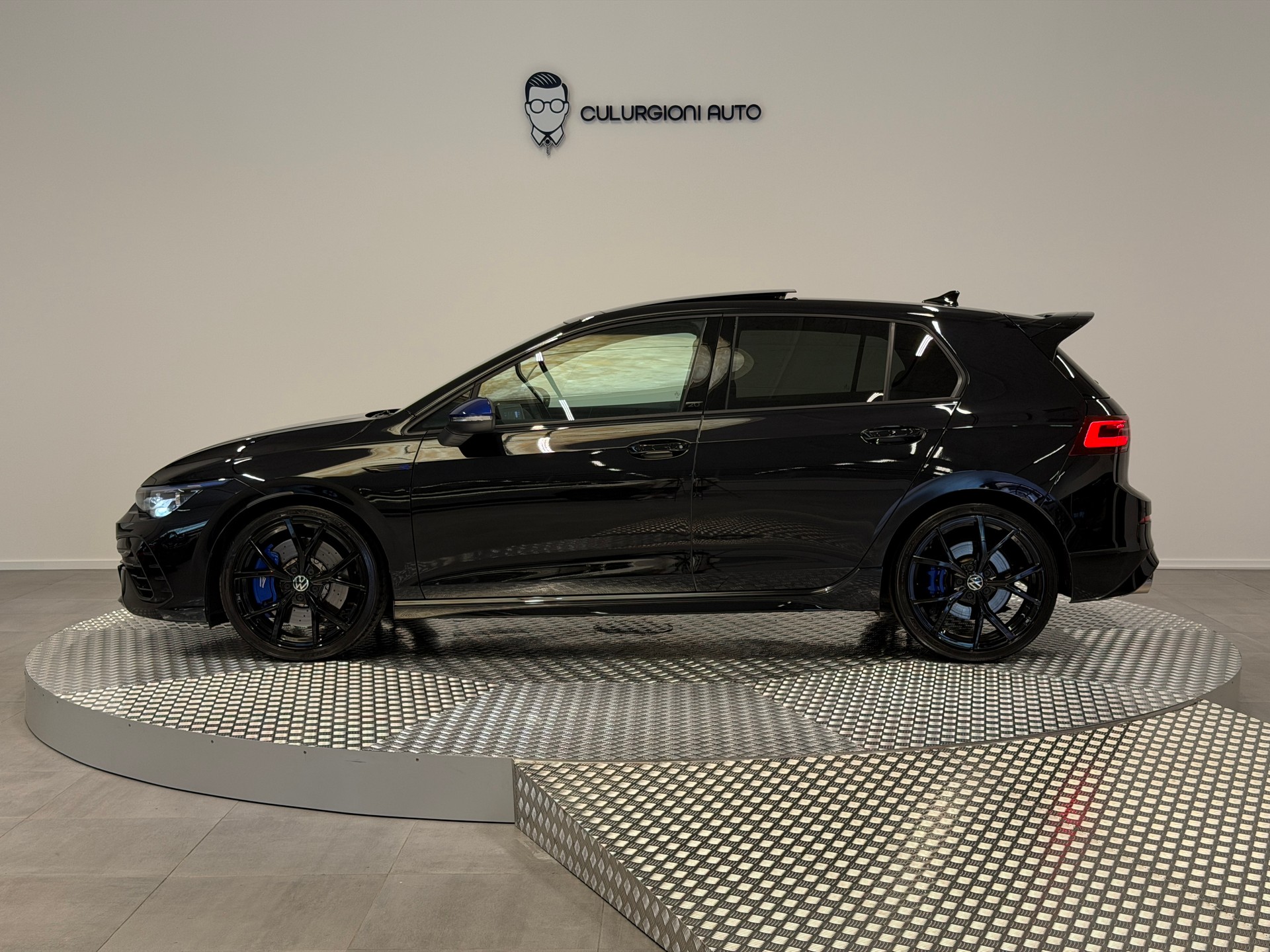 VW Golf 2.0 TSI R Black Edition DSG 4 Motion-image-7
