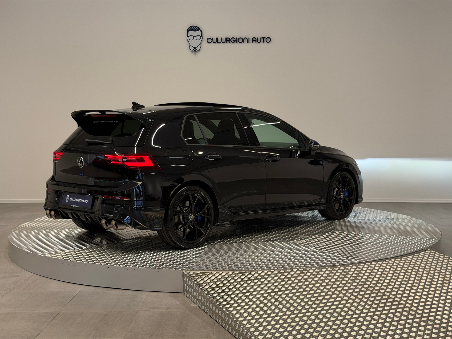 VW Golf 2.0 TSI R Black Edition DSG 4 Motion-image-4