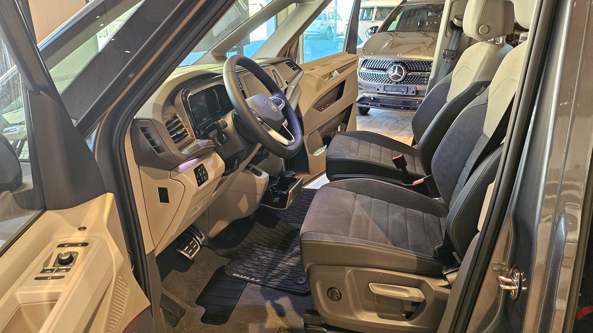 VW Multivan 1.5 eHybrid Style 4Motion DSG-image-24