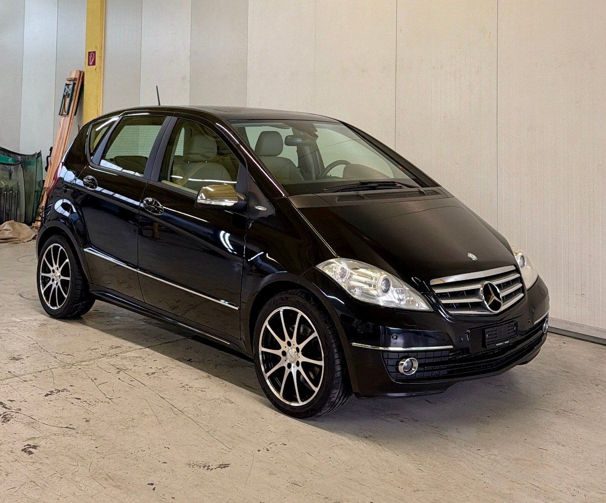 MERCEDES-BENZ A 200 T Elégance Edition A(Frisch Mfk)