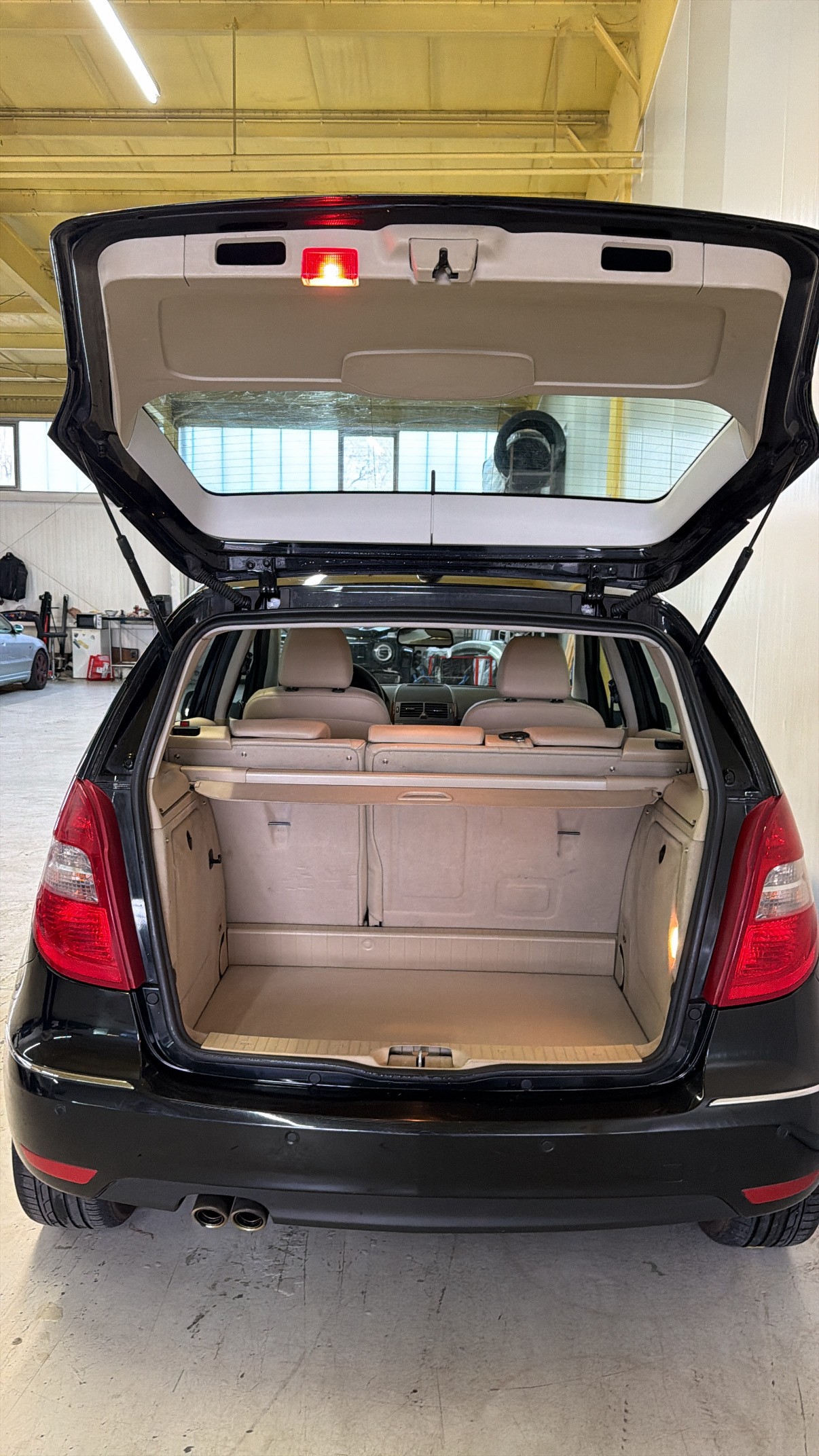 MERCEDES-BENZ A 200 T Elégance Edition A(Frisch Mfk)-image-10