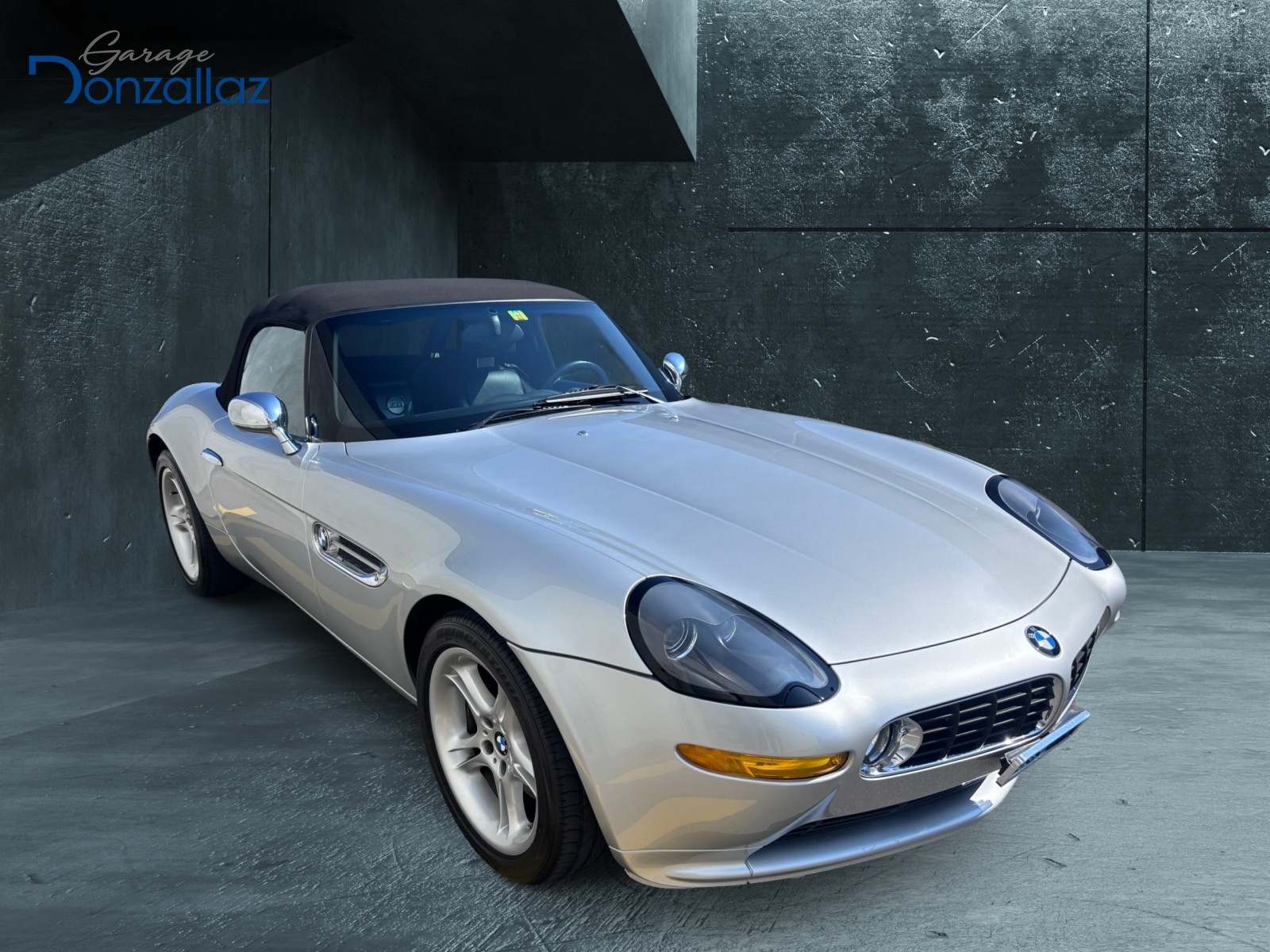 BMW Z8 Roadster-image-0