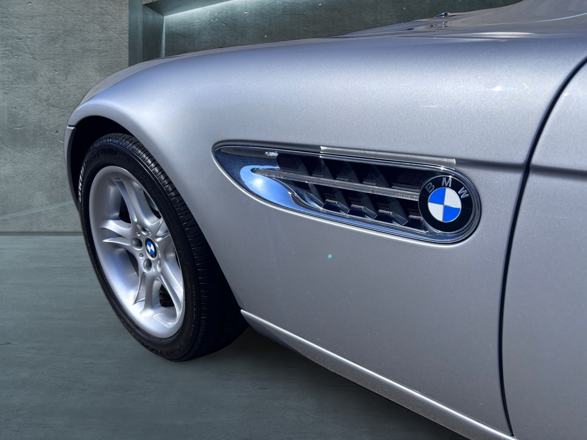 BMW Z8 Roadster-image-7