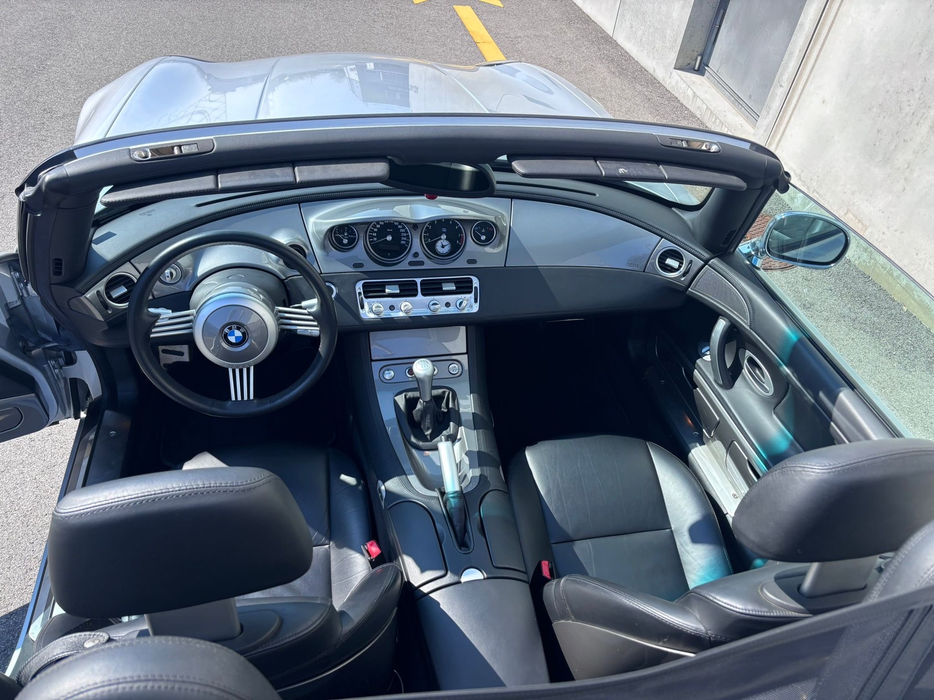 BMW Z8 Roadster-image-16