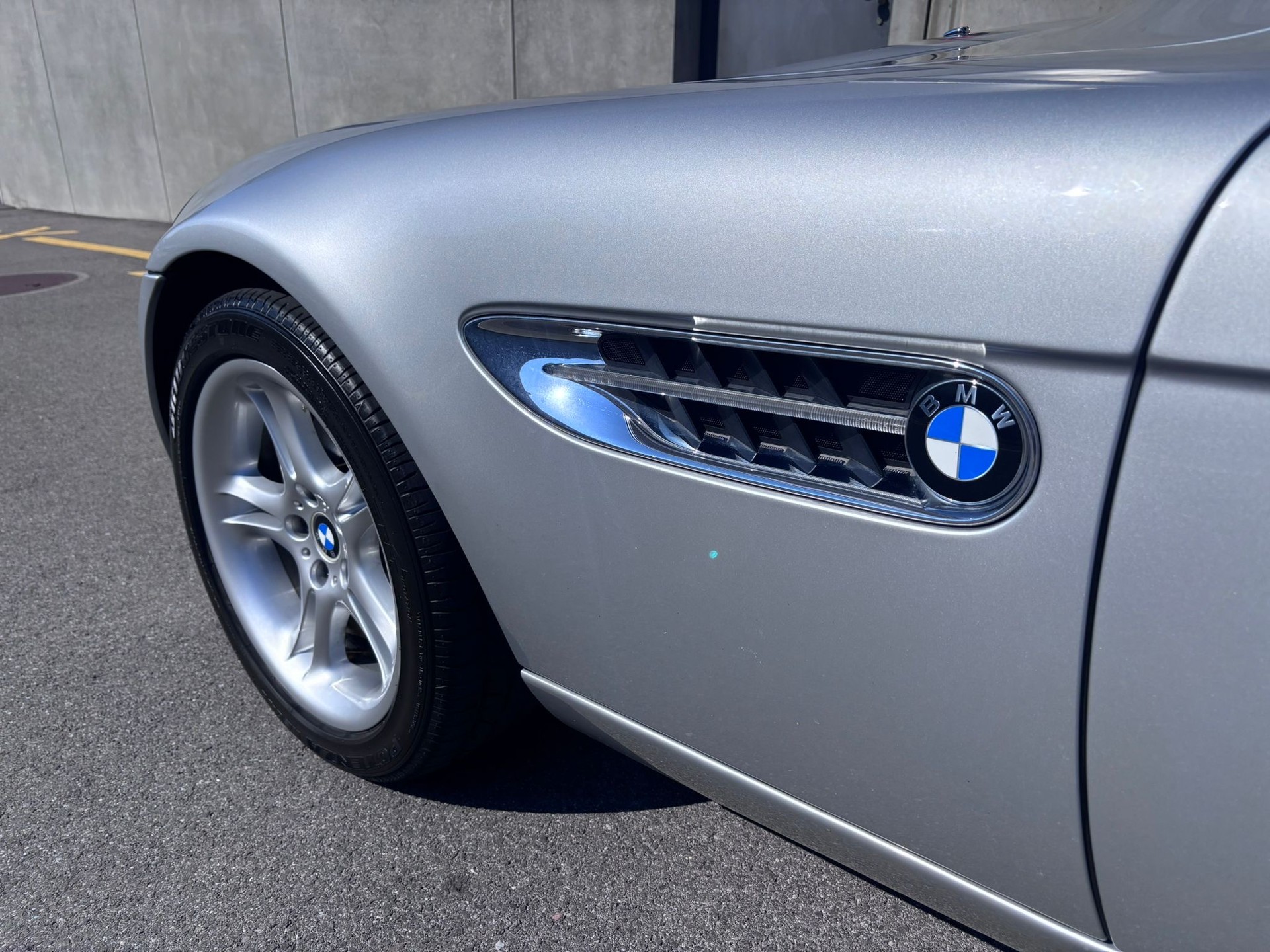 BMW Z8 Roadster-image-7