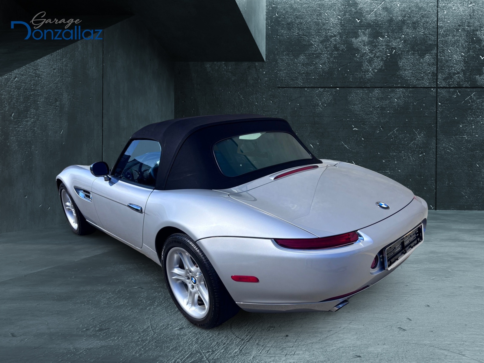 BMW Z8 Roadster-image-3