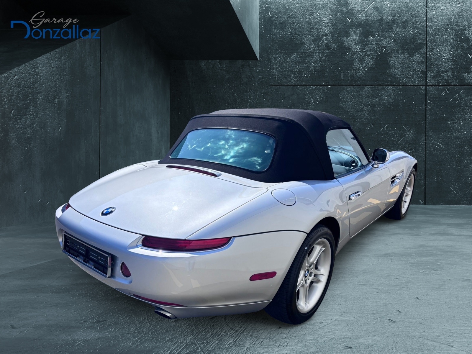 BMW Z8 Roadster-image-5