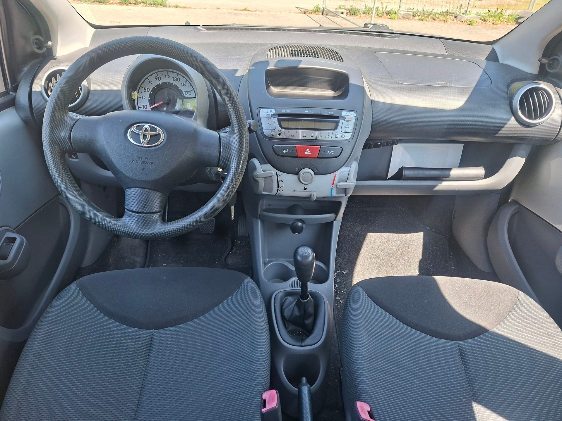 TOYOTA Aygo 1.0 Linea Terra-image-5
