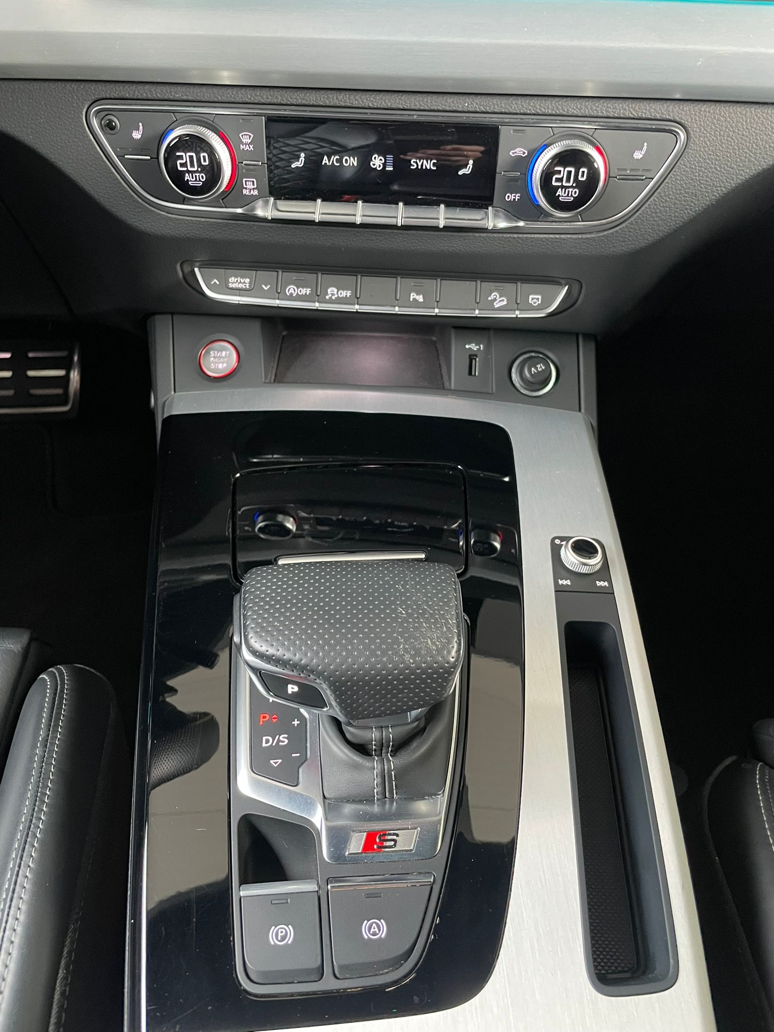 AUDI SQ5 3.0 V6 TDI quattro T-Tronic-image-9