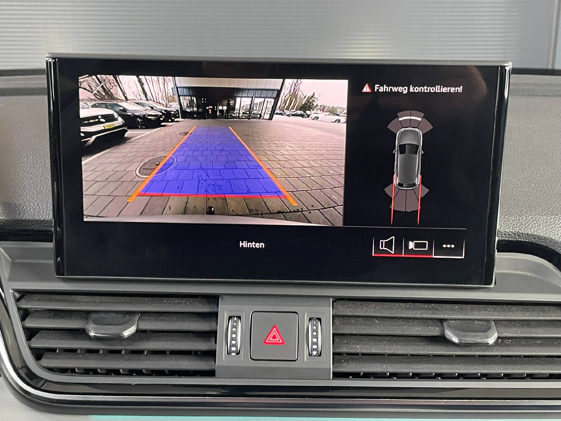 AUDI SQ5 3.0 V6 TDI quattro T-Tronic-image-10
