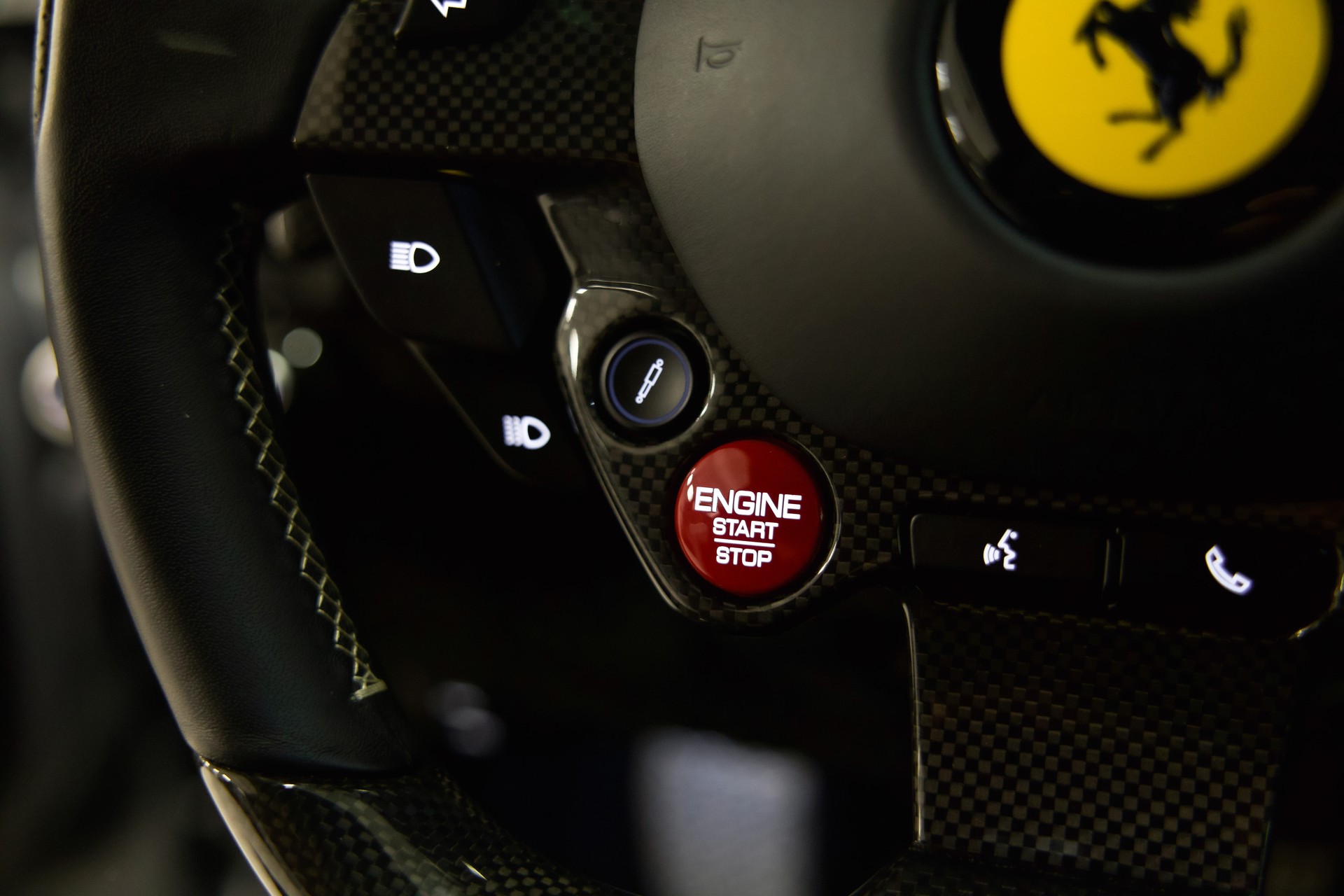 FERRARI 812 Superfast-image-22