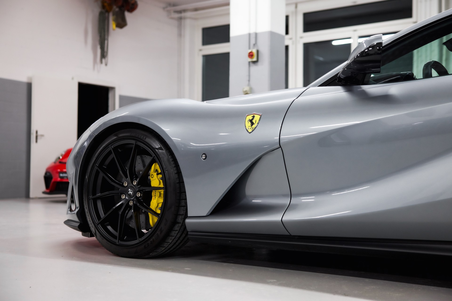 FERRARI 812 Superfast-image-11