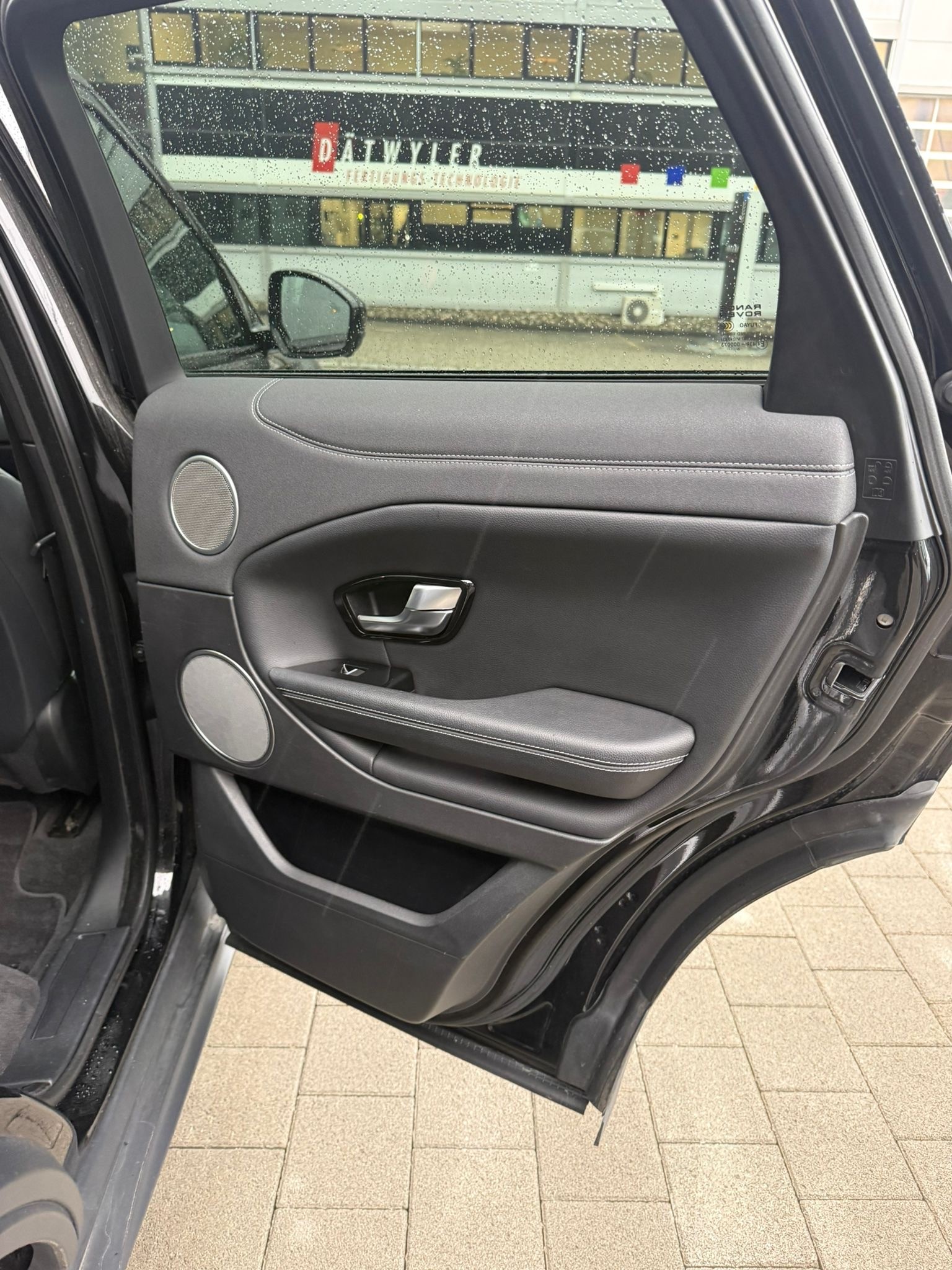 LAND ROVER Range Rover Evoque 2.0 TD4 SE-image-25