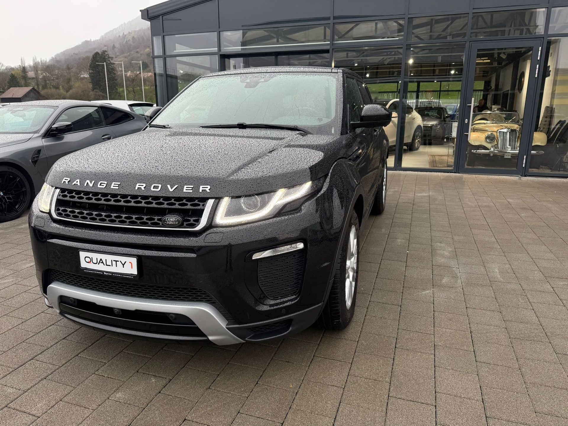 LAND ROVER Range Rover Evoque 2.0 TD4 SE-showroom-element-1