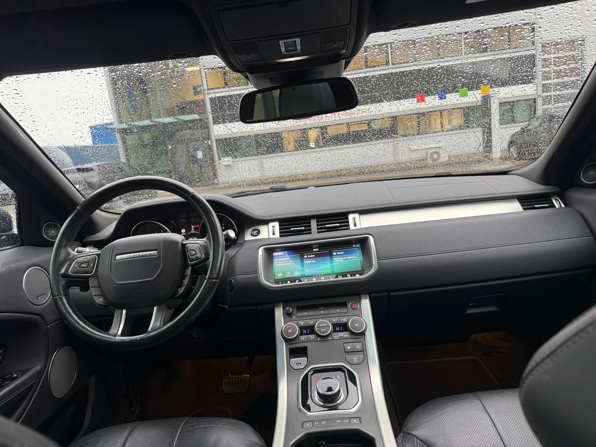 LAND ROVER Range Rover Evoque 2.0 TD4 SE-image-15