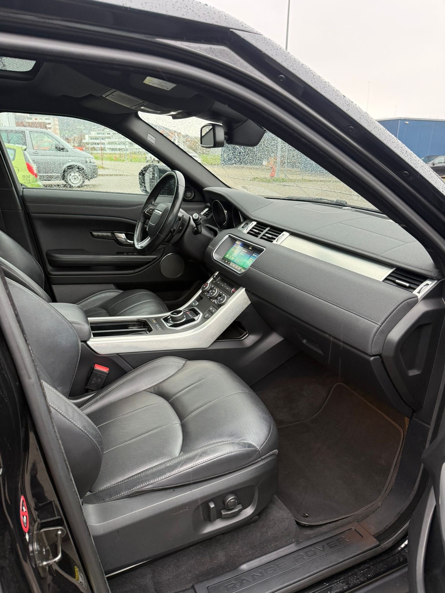 LAND ROVER Range Rover Evoque 2.0 TD4 SE-image-11