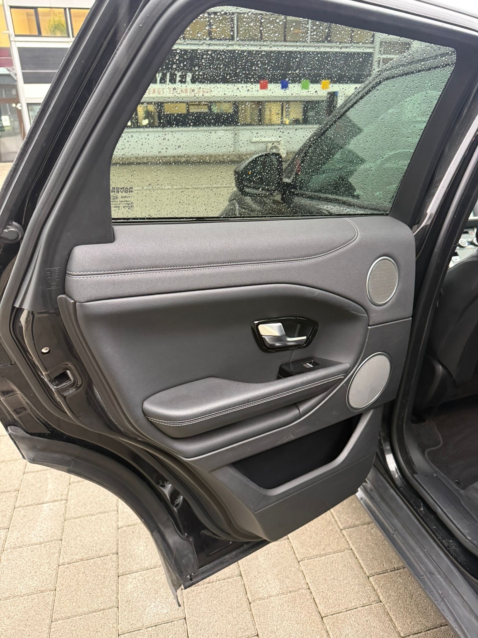 LAND ROVER Range Rover Evoque 2.0 TD4 SE-image-28