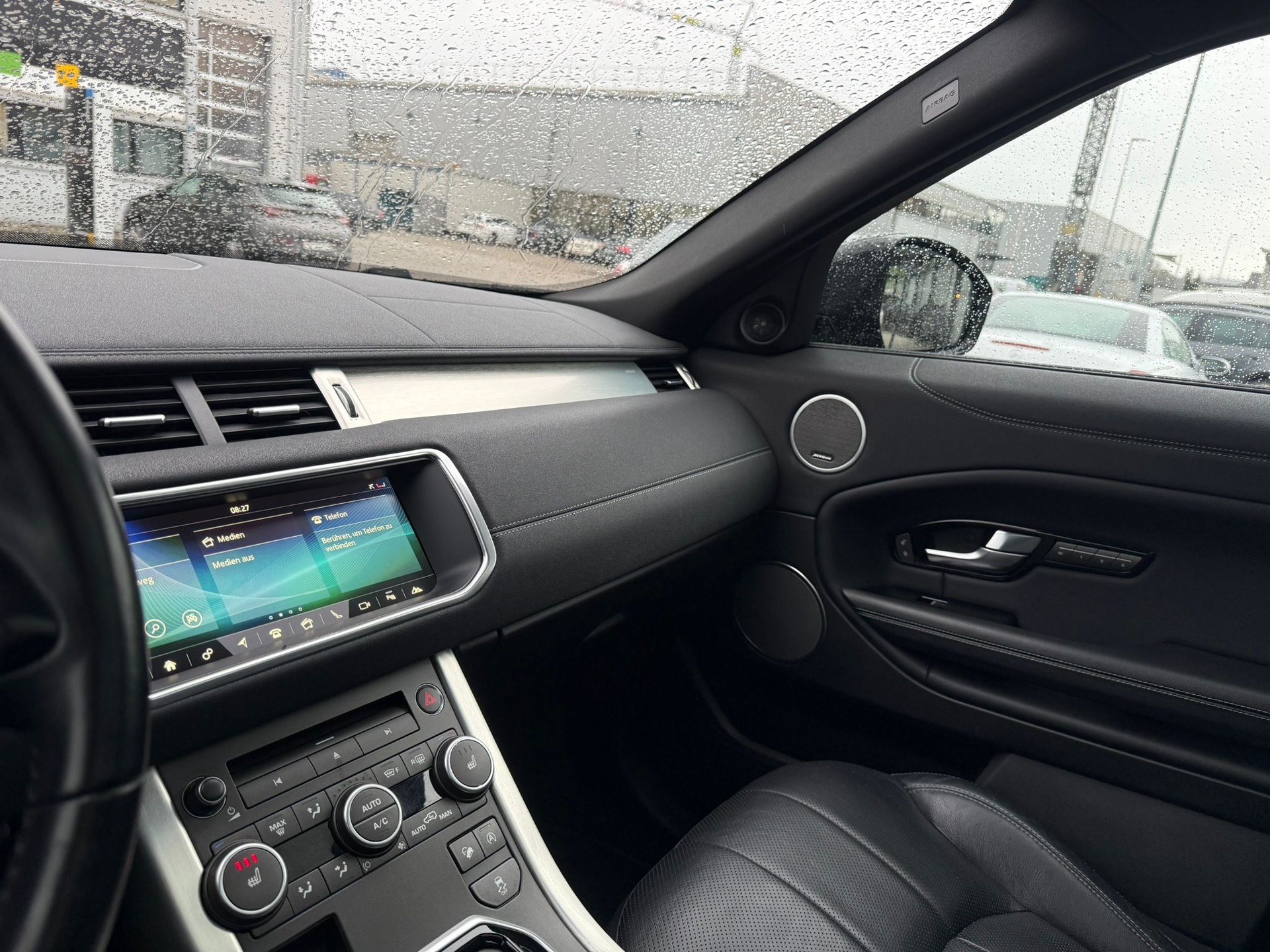 LAND ROVER Range Rover Evoque 2.0 TD4 SE-image-24