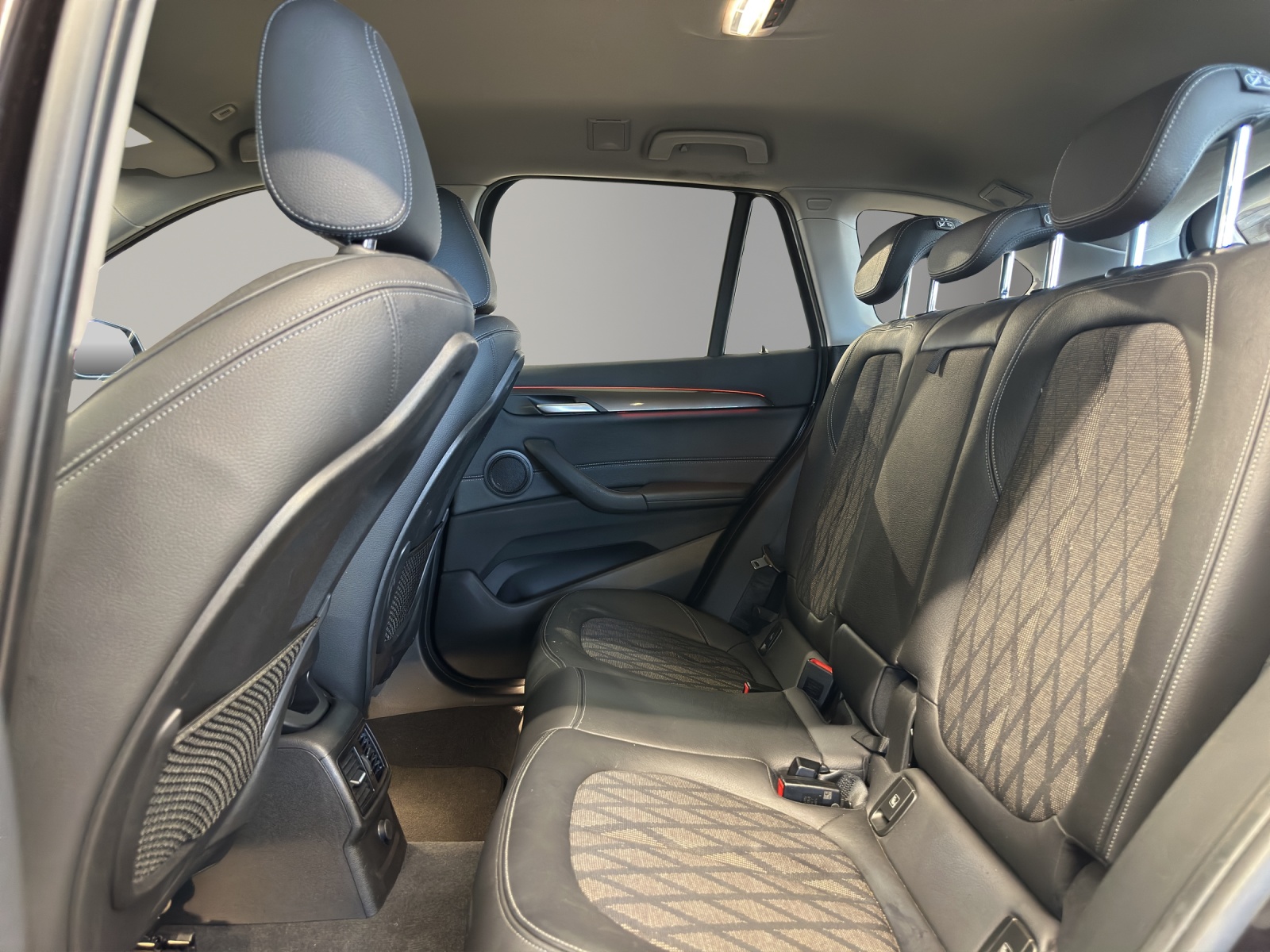 BMW X1 xDrive 18d Steptronic-image-10