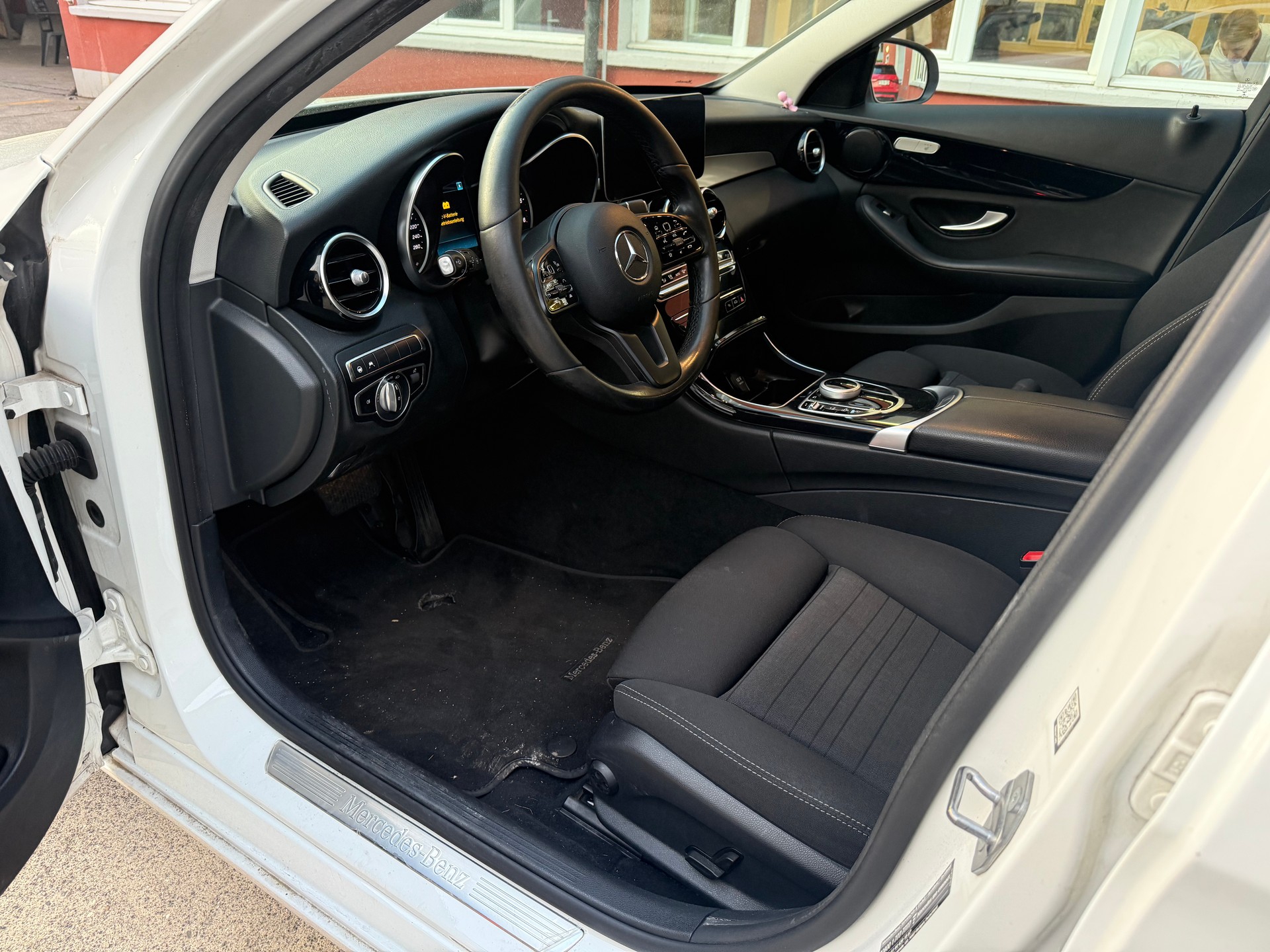 MERCEDES-BENZ C 220 d Swiss Star 4M 9G-Tronic-image-6