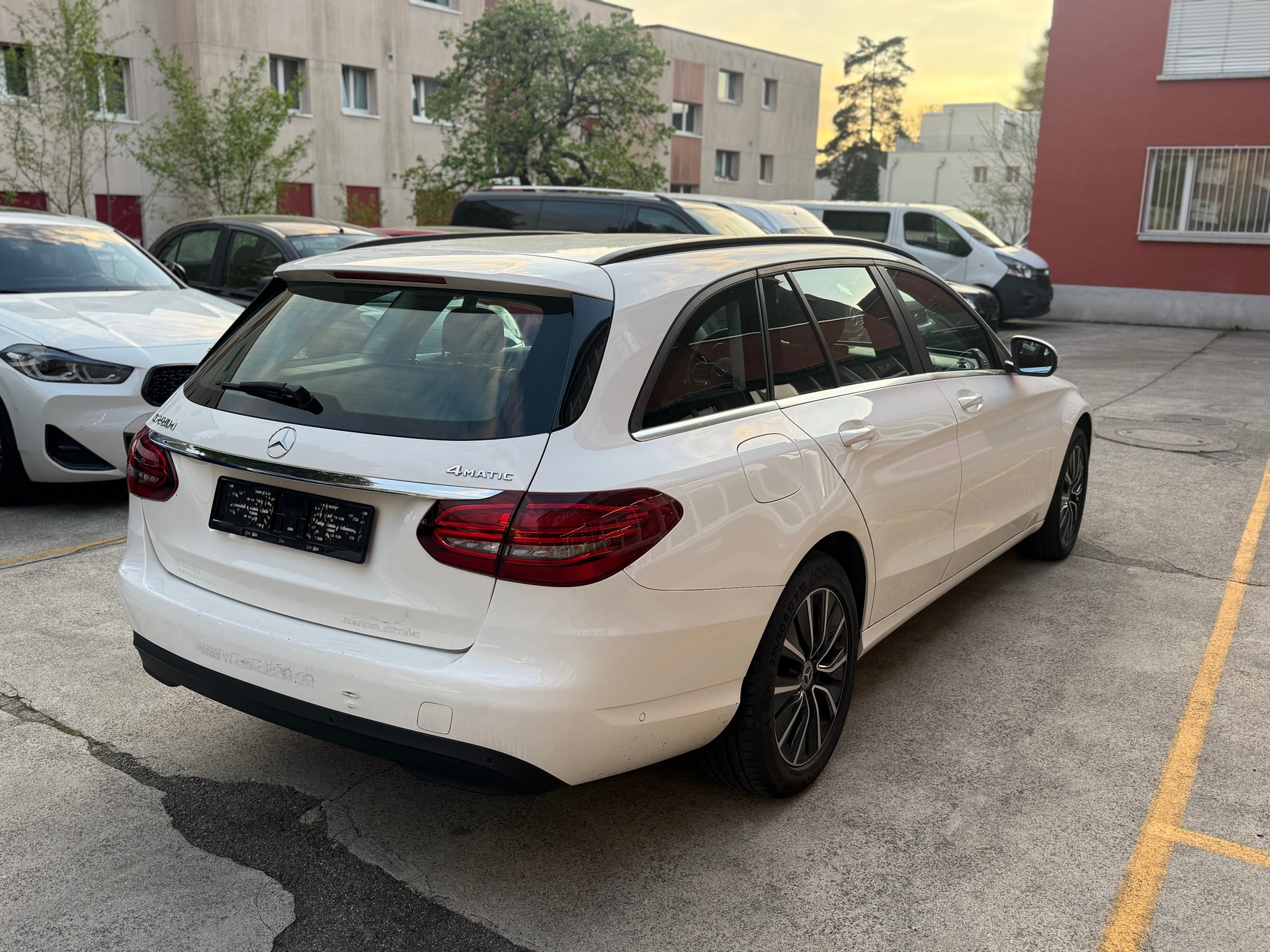 MERCEDES-BENZ C 220 d Swiss Star 4M 9G-Tronic-image-2