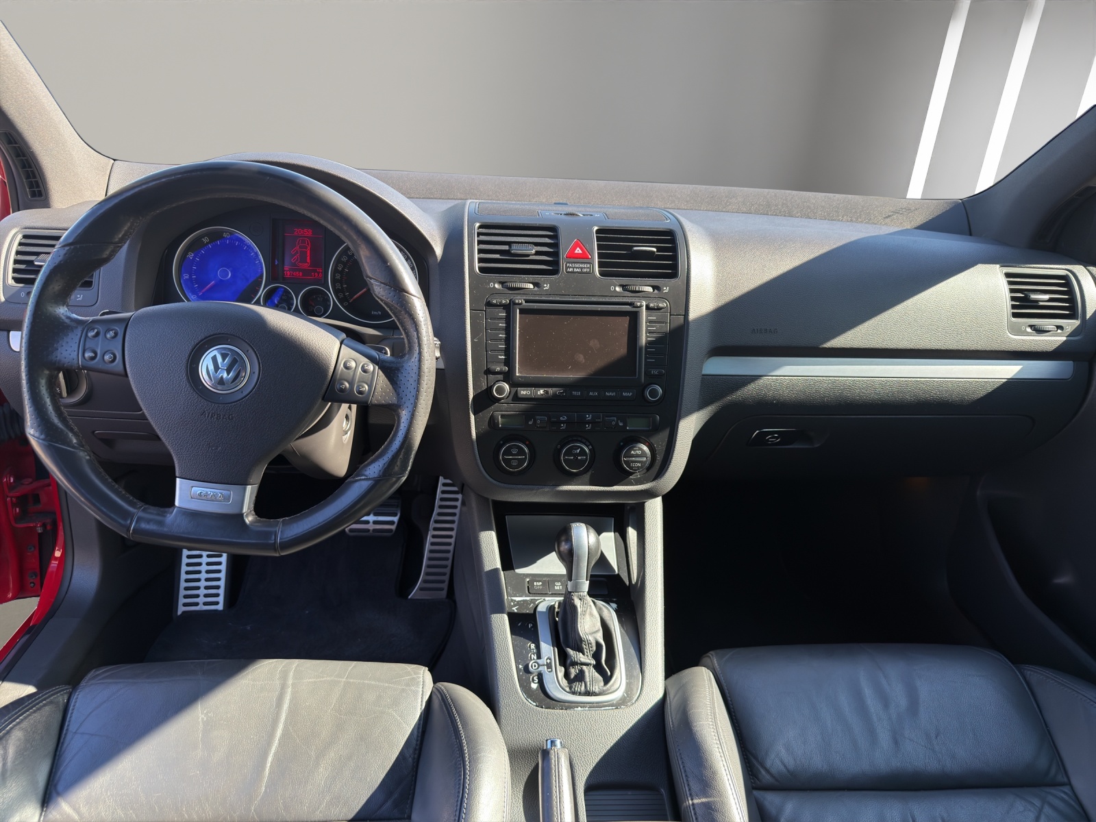 VW Golf 2.0 TFSI GTI-image-7