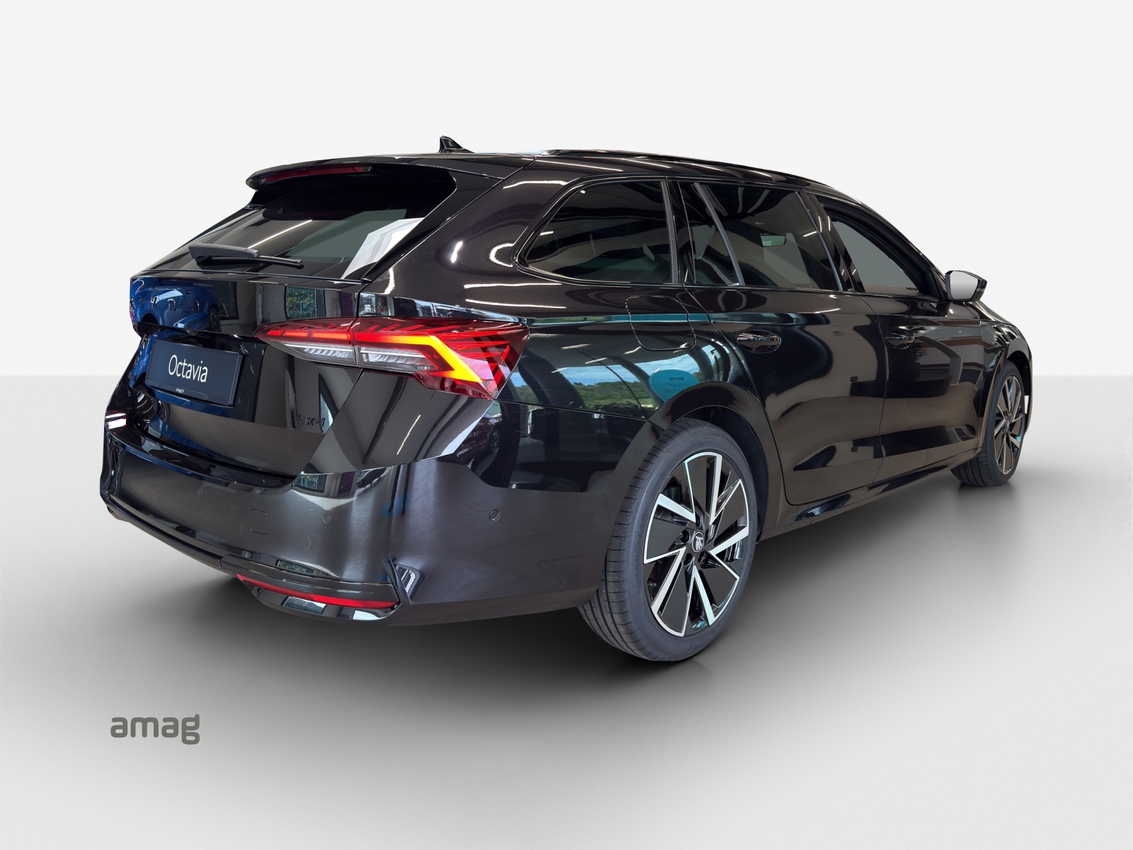 SKODA Octavia Combi 2.0 TSI DSG Sport Line 4x4-image-4
