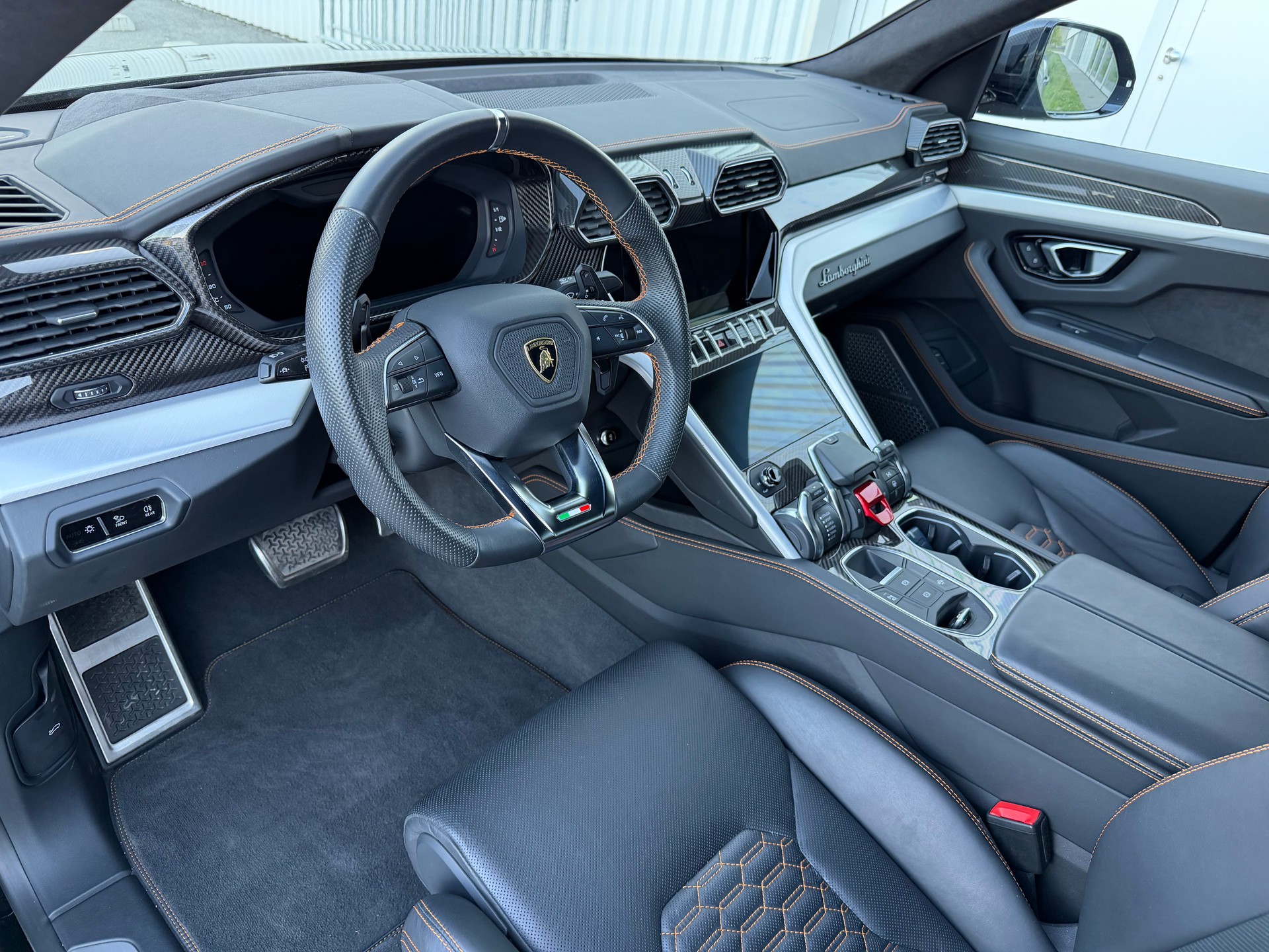 LAMBORGHINI Urus E-Gear-image-11