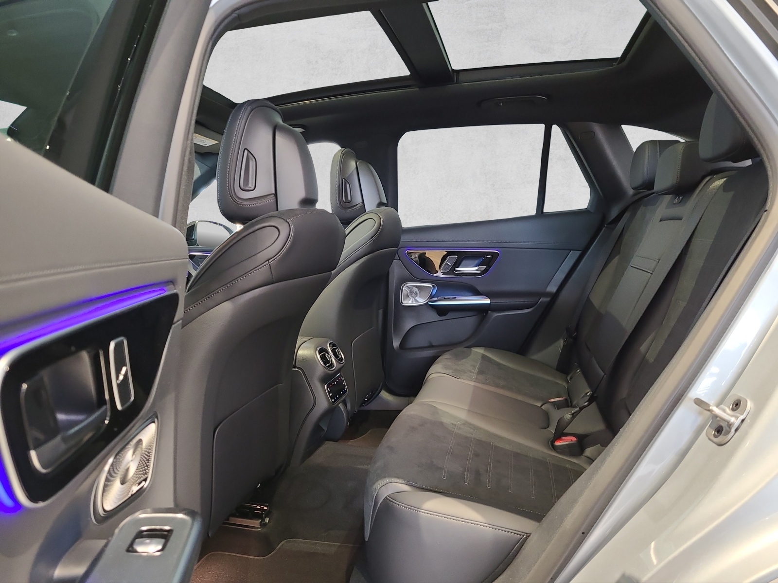 MERCEDES-BENZ GLC 300 d 4Matic 9G-Tronic-image-10