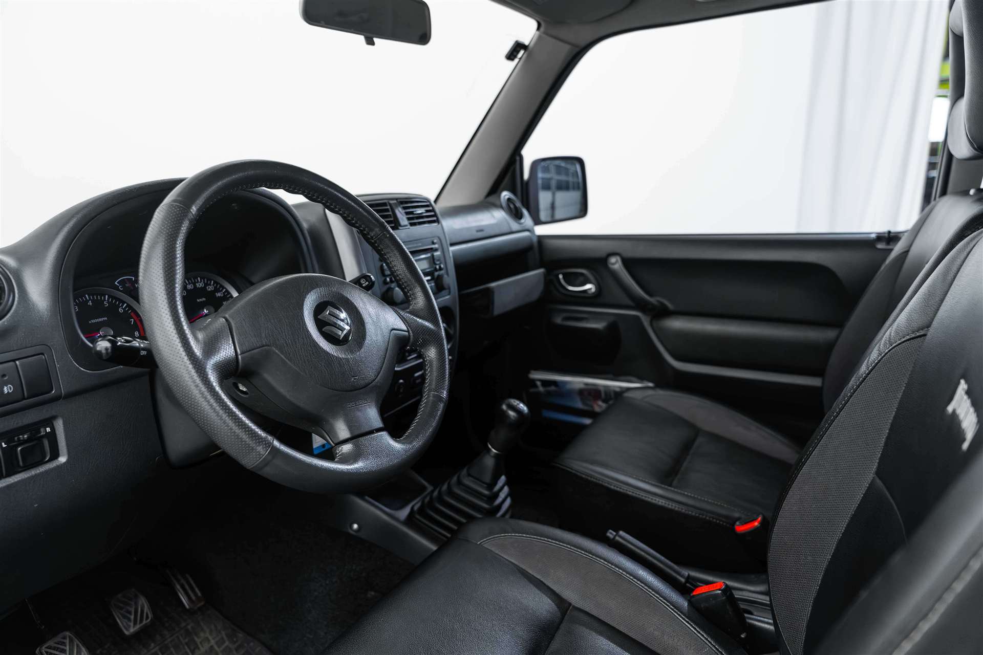 SUZUKI JIMNY 1.3 JLX MT BARRY Edition-image-9