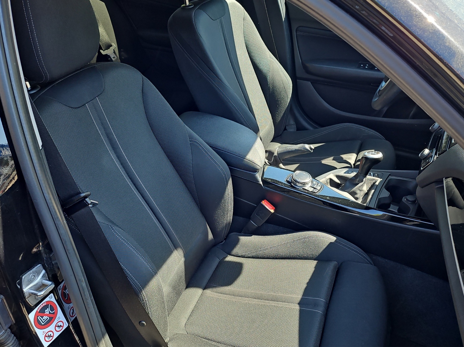 BMW 118i Sport Line-image-14