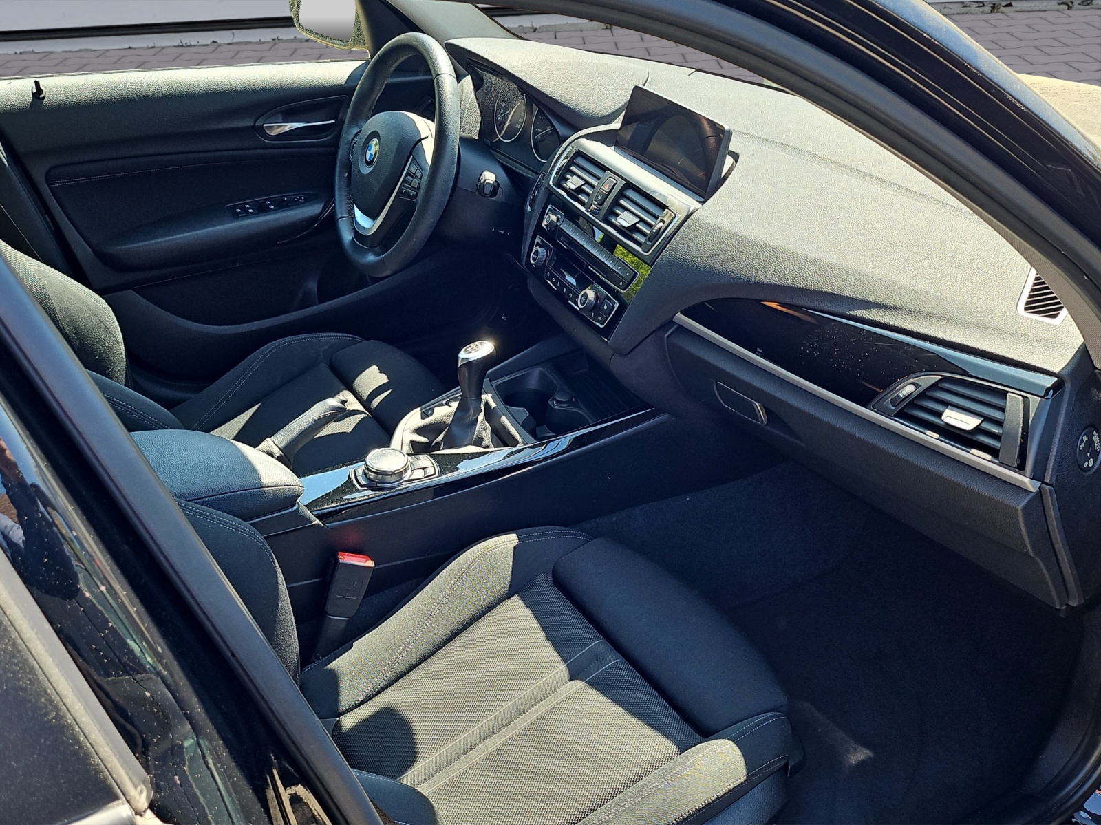 BMW 118i Sport Line-image-13