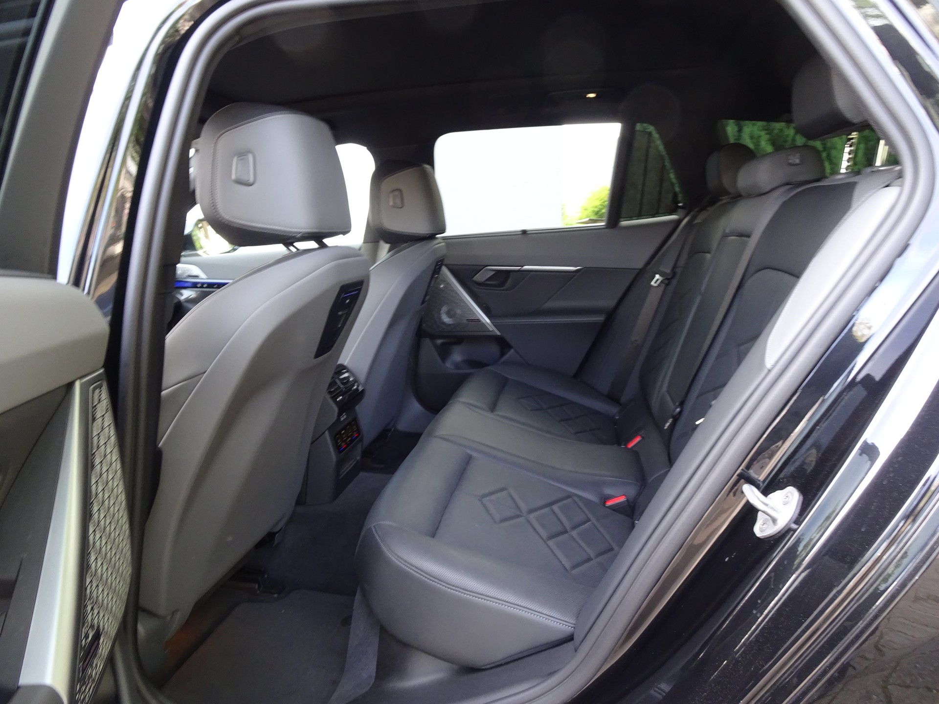 BMW 540d xDrive 48V Touring M Sport Steptronic-image-9