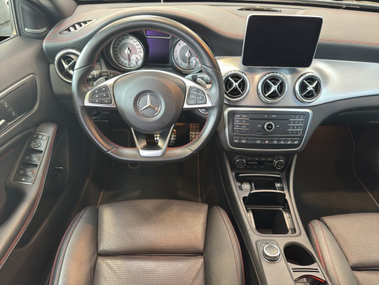 MERCEDES-BENZ GLA 250 AMG Line 4Matic-image-7