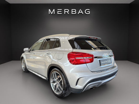 MERCEDES-BENZ GLA 250 AMG Line 4Matic-image-3