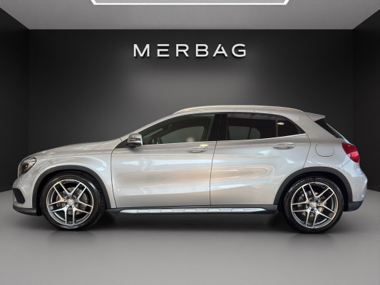 MERCEDES-BENZ GLA 250 AMG Line 4Matic-image-2