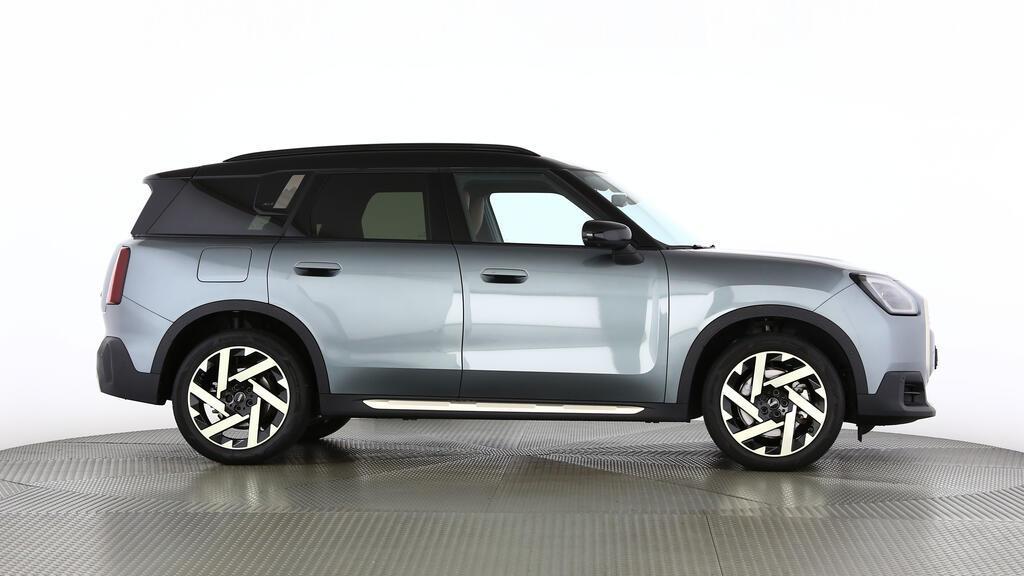 MINI Countryman S ALL4-image-2