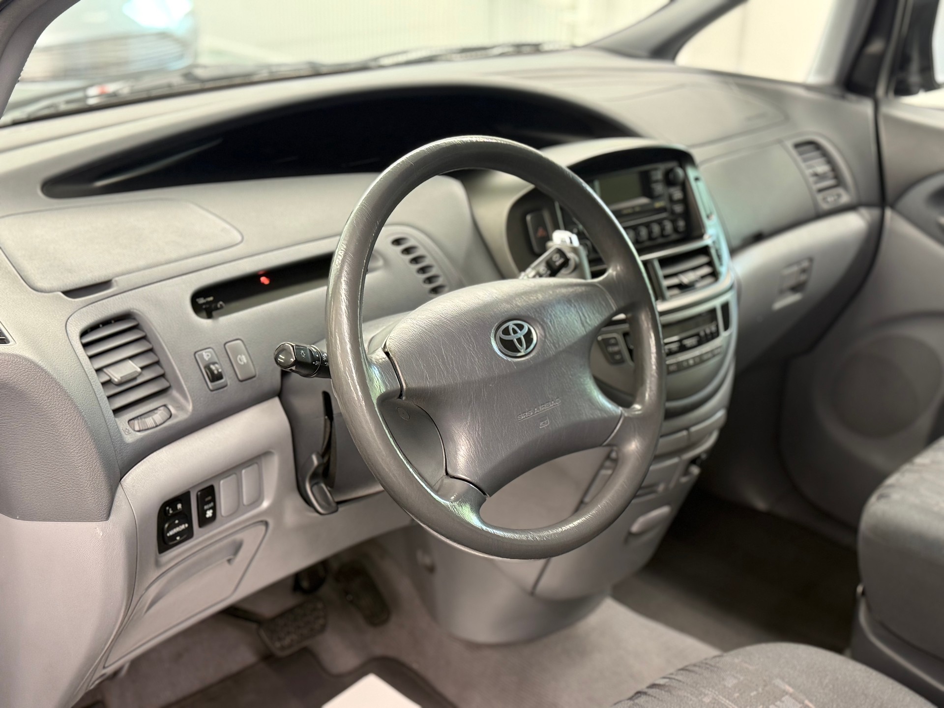 TOYOTA Previa 2.4 Linea Luna 7-Plätzer-image-8