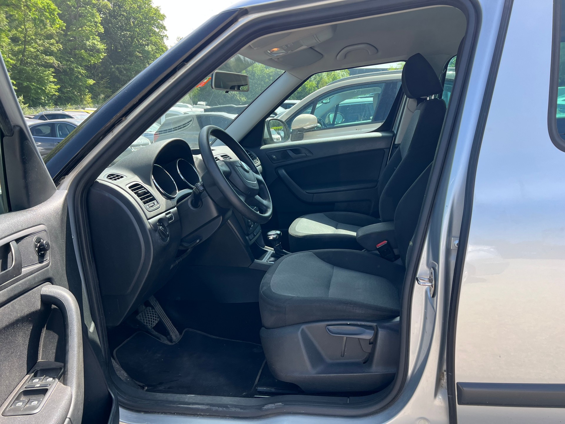 SKODA Yeti 2.0 TDI Experience 4x4 DSG-image-4