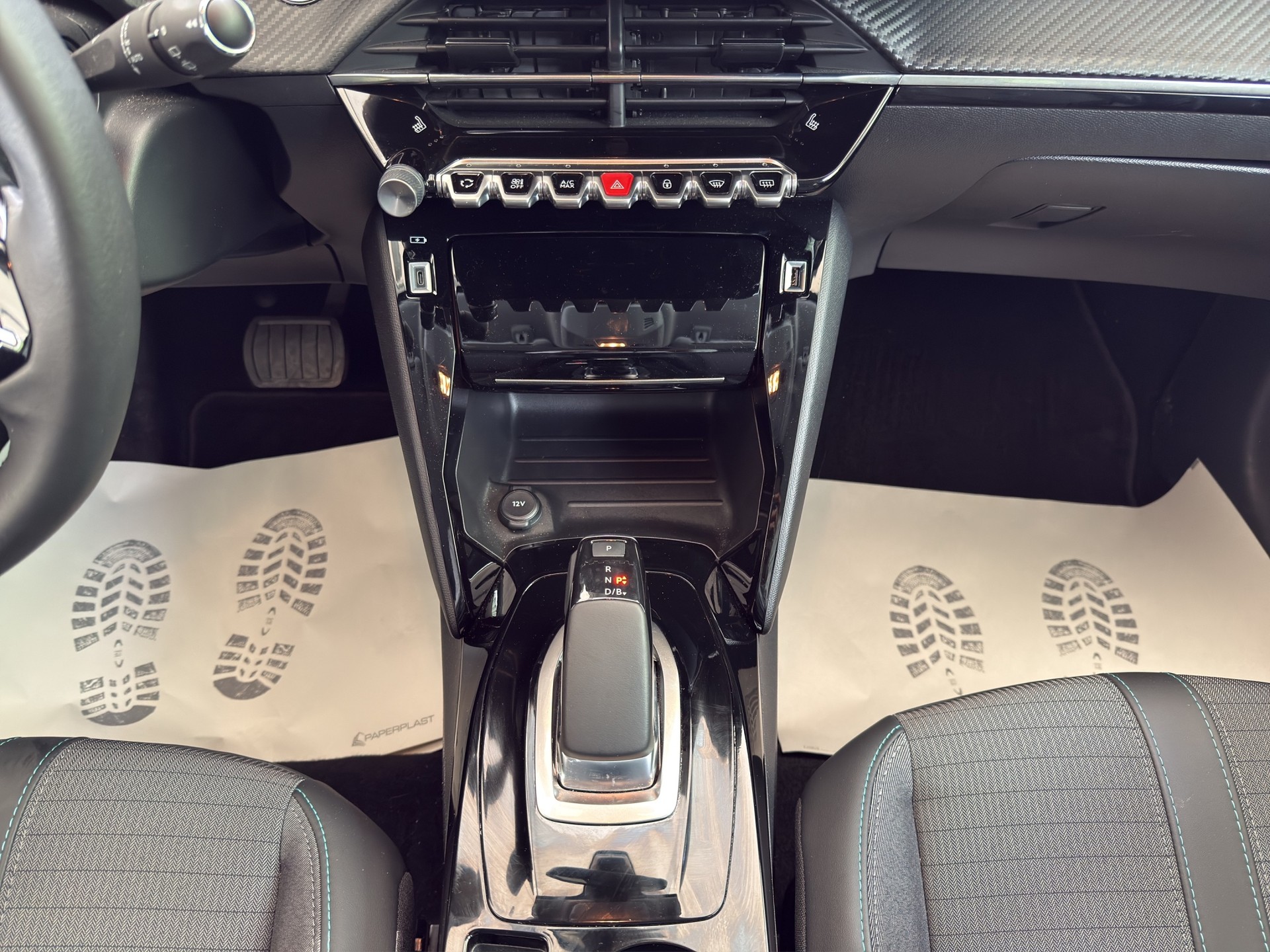 PEUGEOT 208 Elektrik Allure-image-10