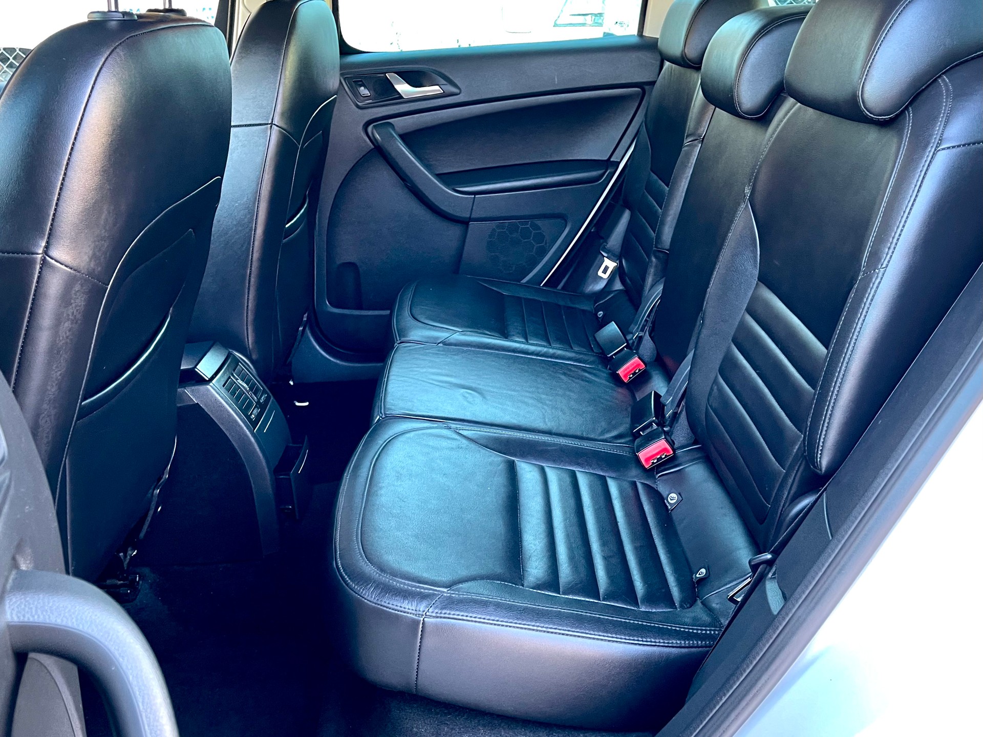 SKODA Yeti 1.8 TSI Experience 4x4-image-13