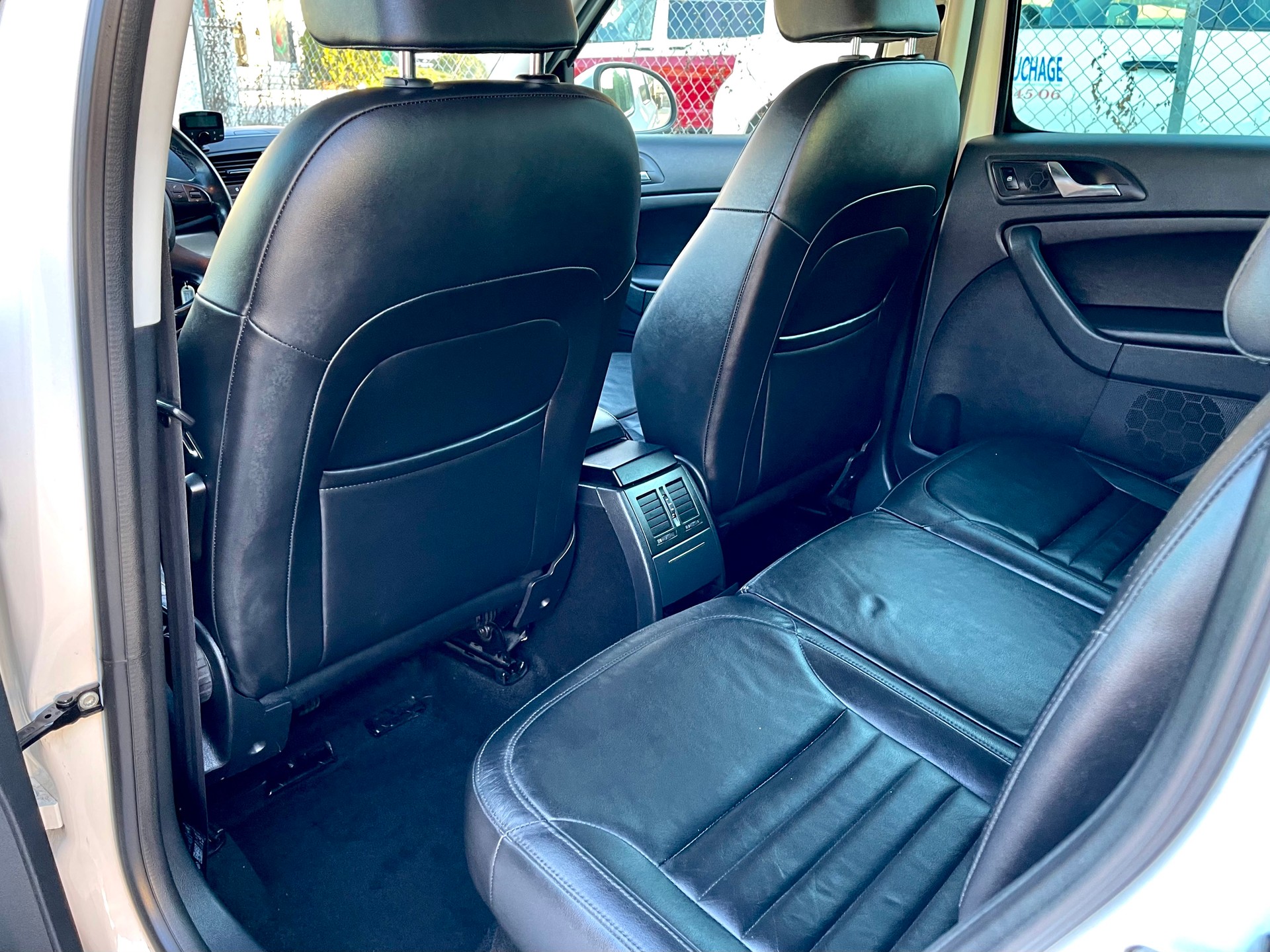 SKODA Yeti 1.8 TSI Experience 4x4-image-31